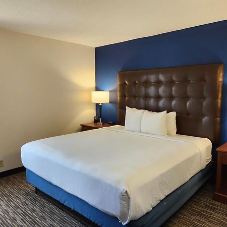 Heritage Inn & Suites St Louis Fenton, Trademark By Wyndham Екстериор снимка