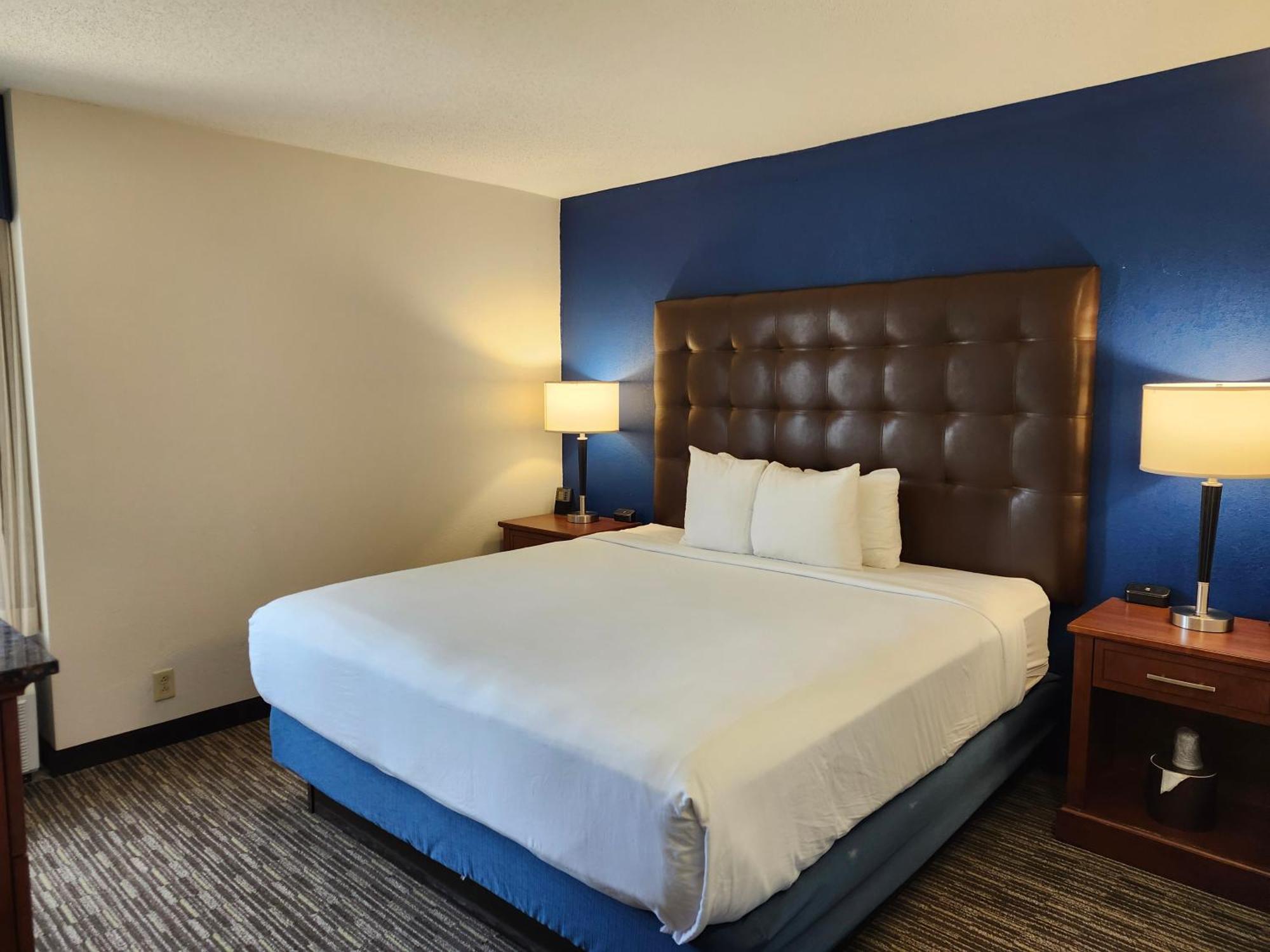 Heritage Inn & Suites St Louis Fenton, Trademark By Wyndham Екстериор снимка