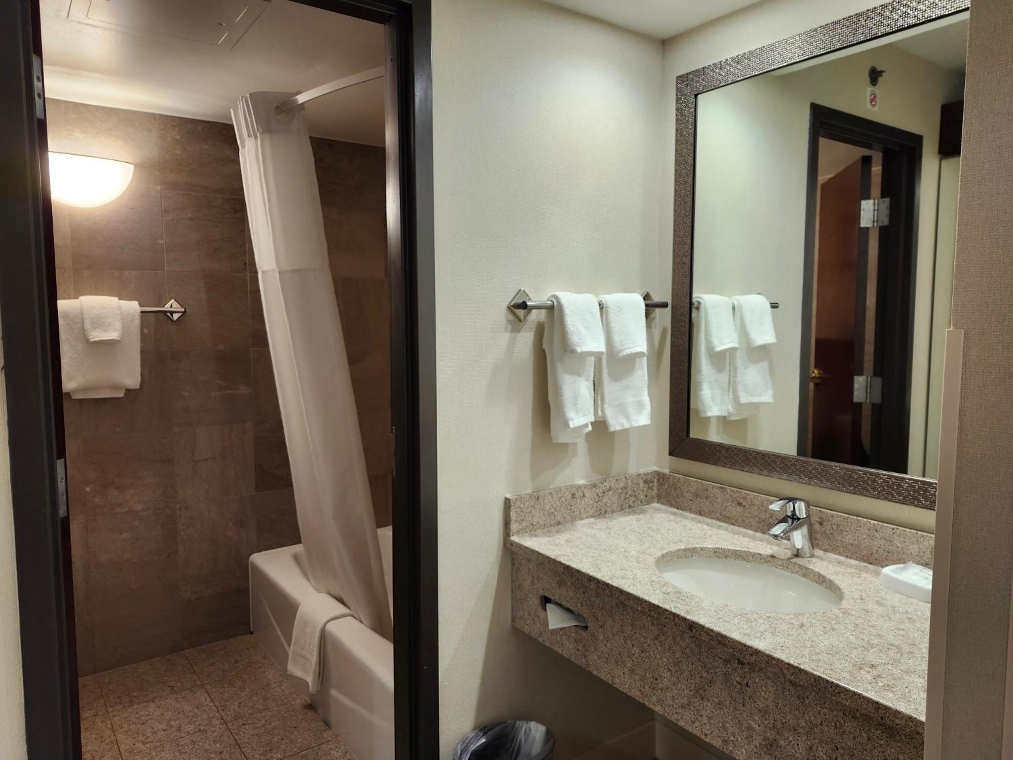 Heritage Inn & Suites St Louis Fenton, Trademark By Wyndham Екстериор снимка