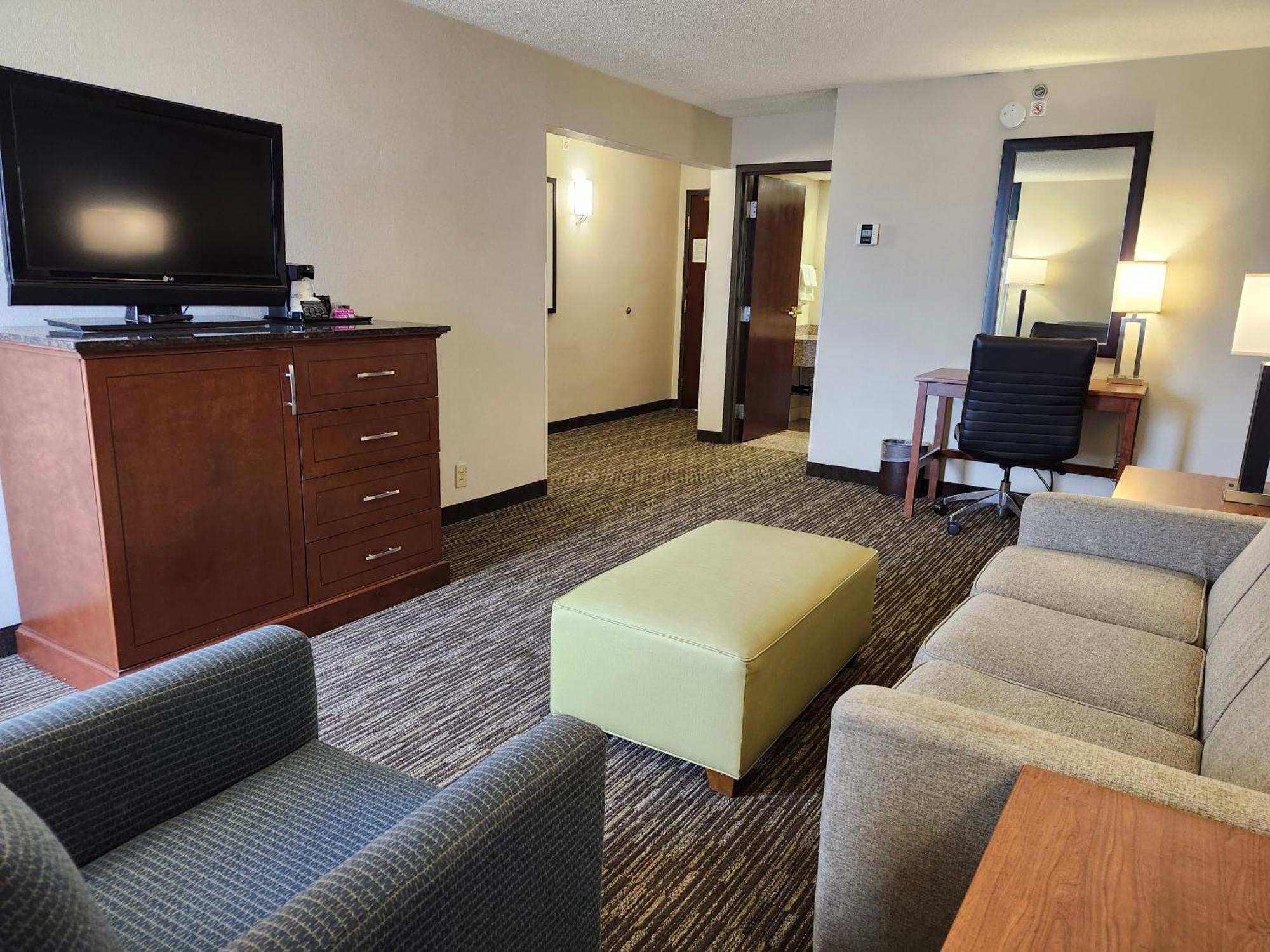 Heritage Inn & Suites St Louis Fenton, Trademark By Wyndham Екстериор снимка